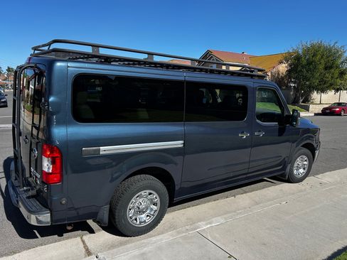 Used 2016 Nissan NV 3500 SL image 1