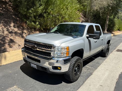 Used 2013 Chevrolet Silverado 2500 LTZ w/ LTZ Plus Package RWD image 5