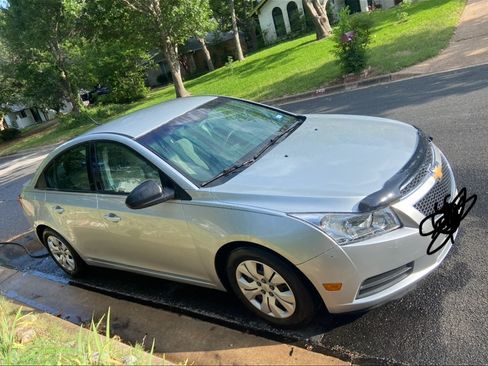 Used 2014 Chevrolet Cruze LS image 6