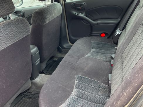 Used 2004 Pontiac Grand Am SE image 8