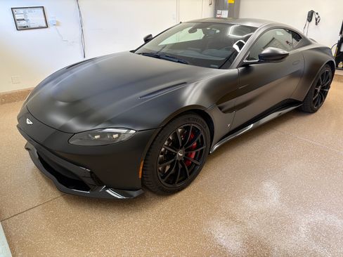 Used 2020 Aston Martin V8 Vantage Coupe image 10