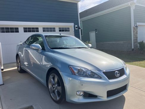 Used 2010 Lexus IS 350C image 1