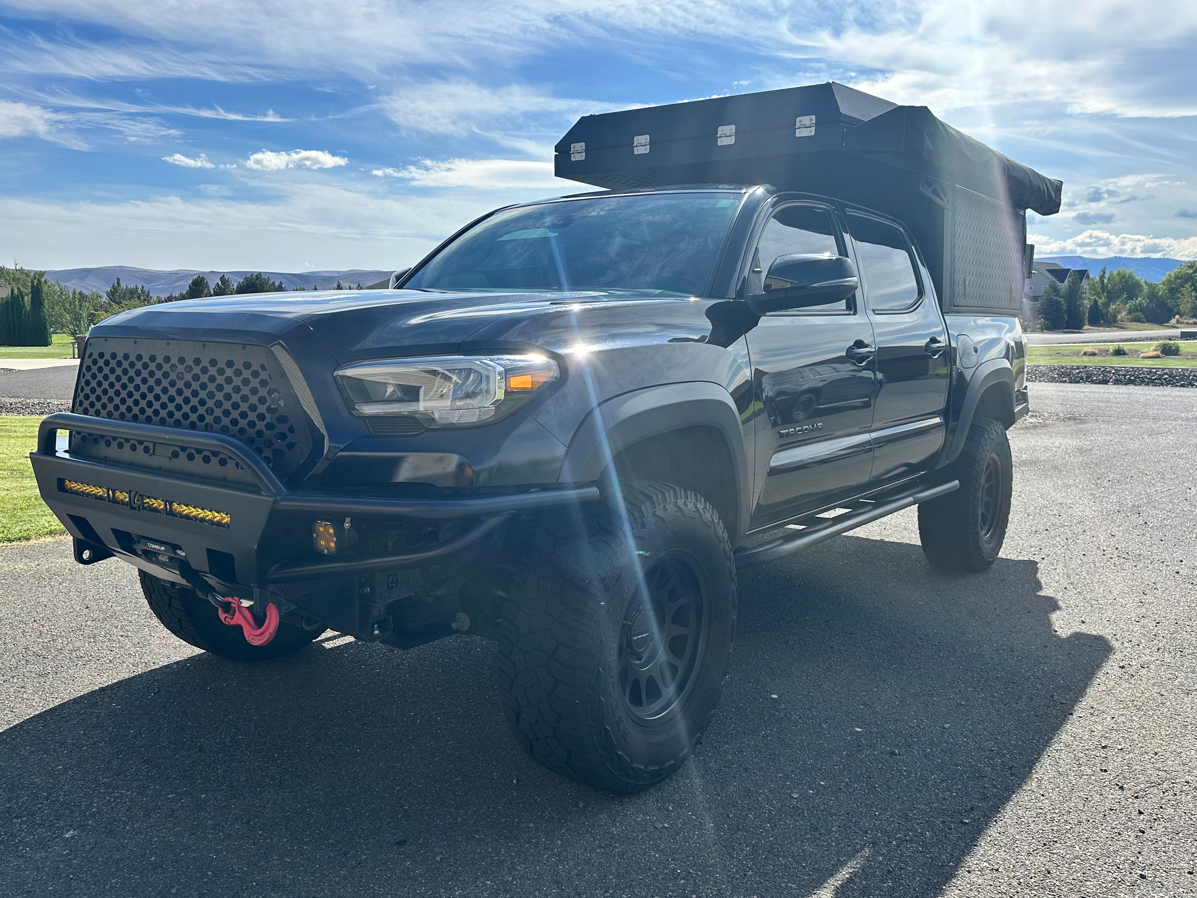 Used 2021 Toyota Tacoma TRD Off-Road w/ TRD Premium Off Road Package AWD/4WD image 33