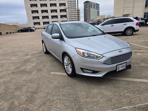 Used 2017 Ford Focus Titanium w/ Titanium Technology Package image 2