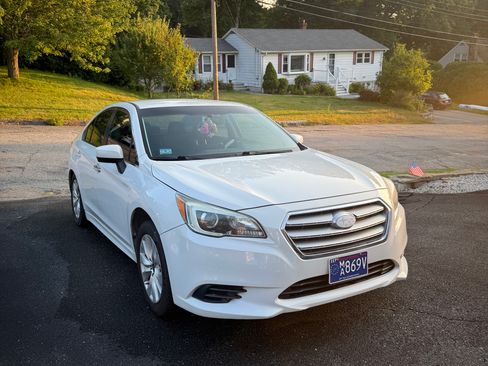 Used 2016 Subaru Legacy 2.5i Premium AWD/4WD image 2