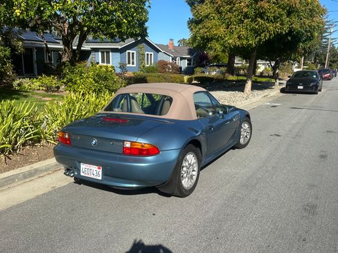 Used 1999 BMW Z3 2.5i image 6