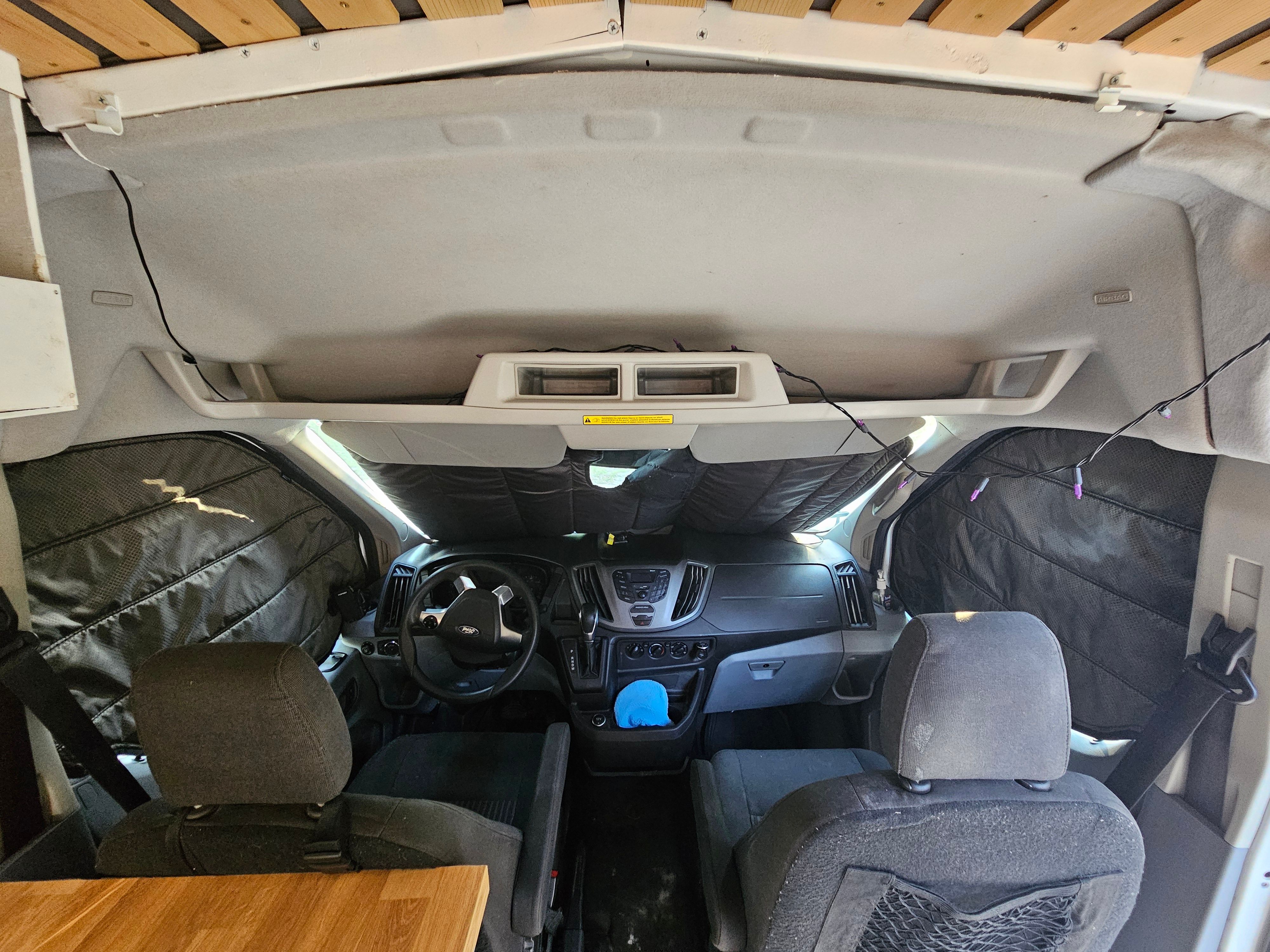 Used 2019 Ford Transit 250 148 Medium Roof RWD image 9