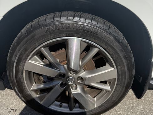 Used 2014 Nissan Pathfinder Platinum w/ Platinum Premium Package AWD/4WD image 12