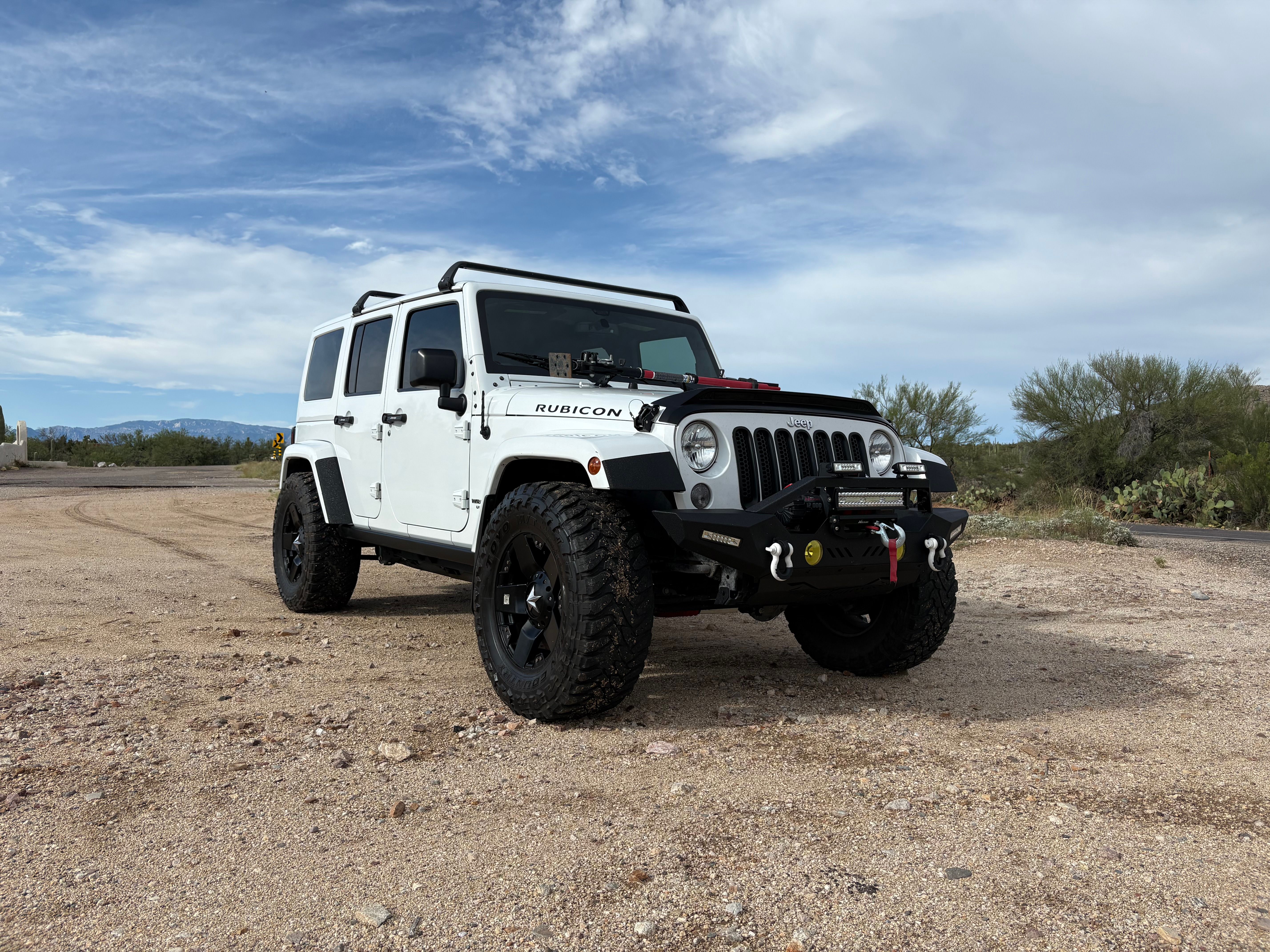 Used 2015 Jeep Wrangler Unlimited Rubicon w/ Connectivity Group AWD/4WD image 8