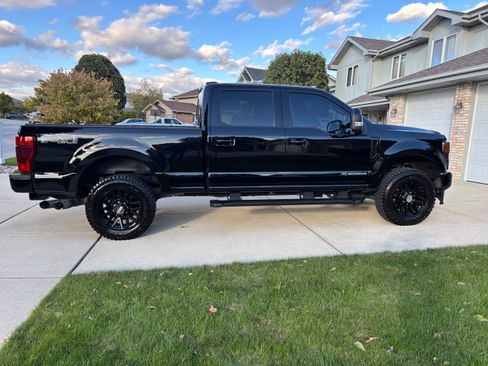 Used 2022 Ford F250 Lariat w/ Black Appearance Package image 1