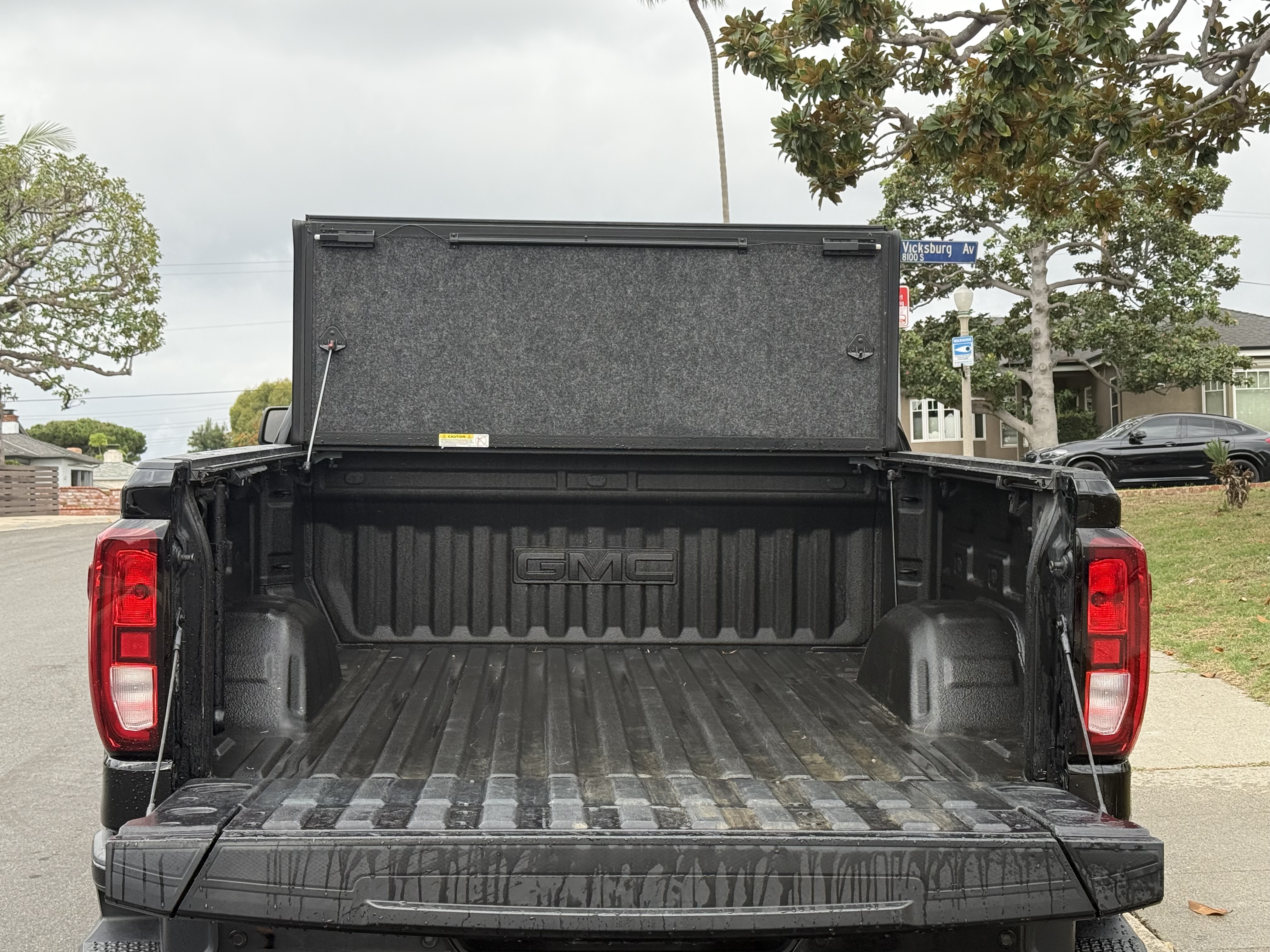 Used 2022 GMC Sierra 1500 Elevation w/ Elevation Premium Package AWD/4WD image 6