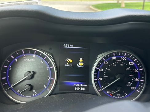 Used 2015 INFINITI Q50 Premium w/ Navigation Package AWD/4WD image 4
