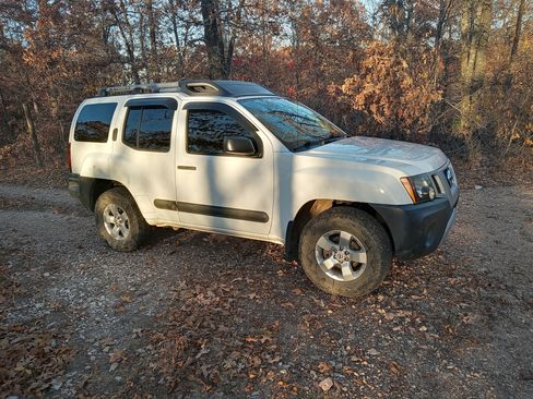 Used 2013 Nissan Xterra S image 2