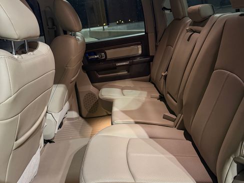 Used 2018 RAM 1500 Laramie w/ Convenience Group image 8