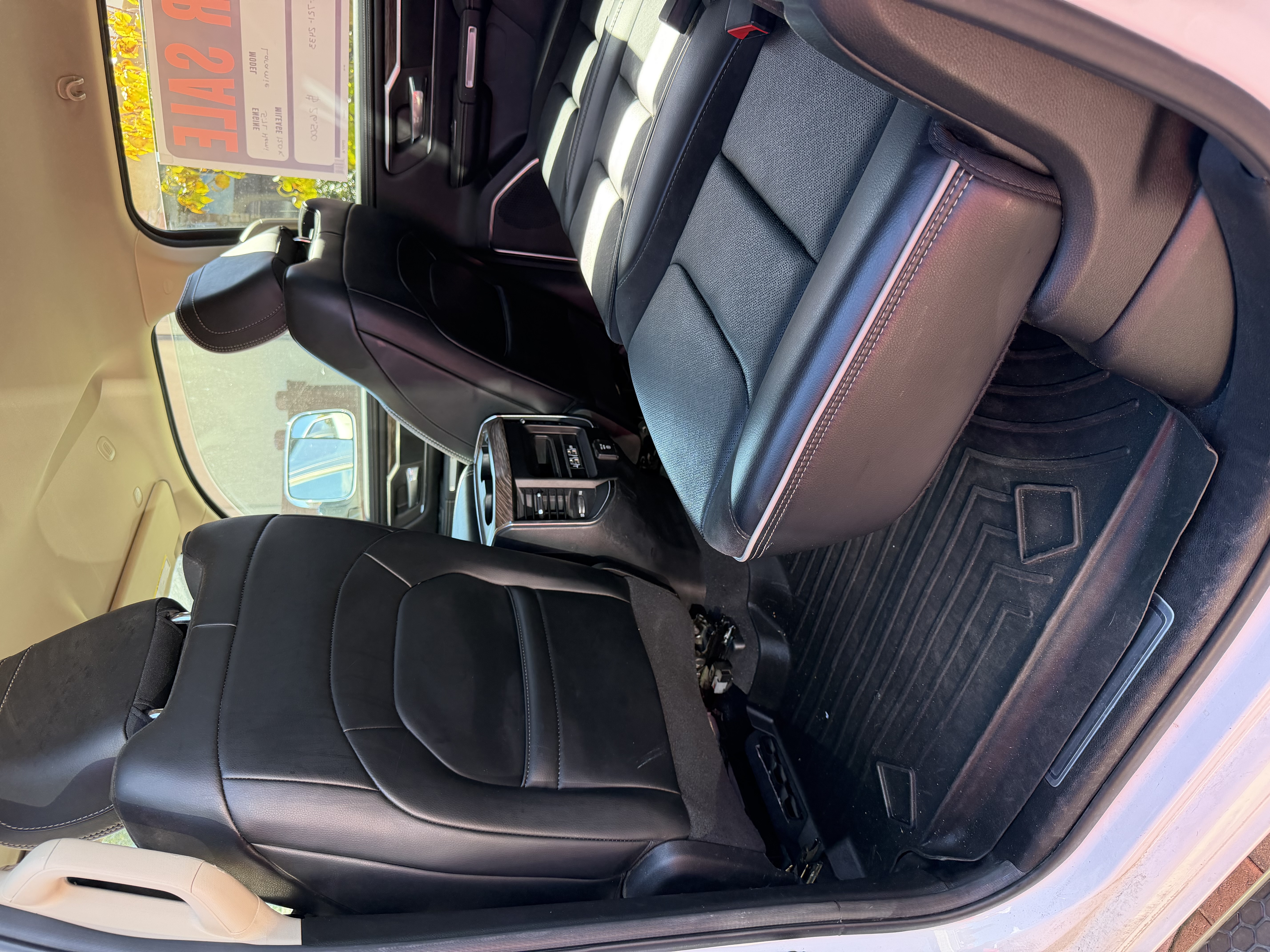 Used 2019 RAM 1500 Laramie AWD/4WD image 15