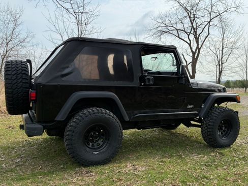 Used 2005 Jeep Wrangler Unlimited AWD/4WD image 8