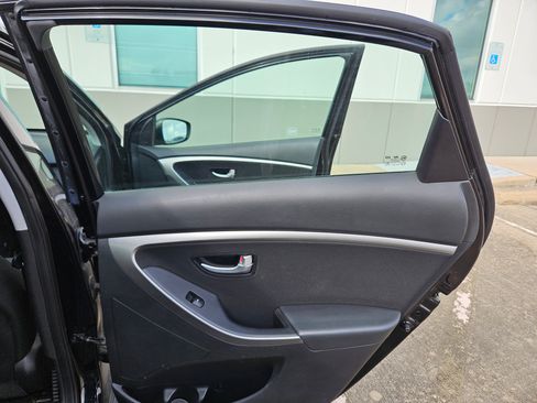 Used 2013 Hyundai Elantra GT image 26