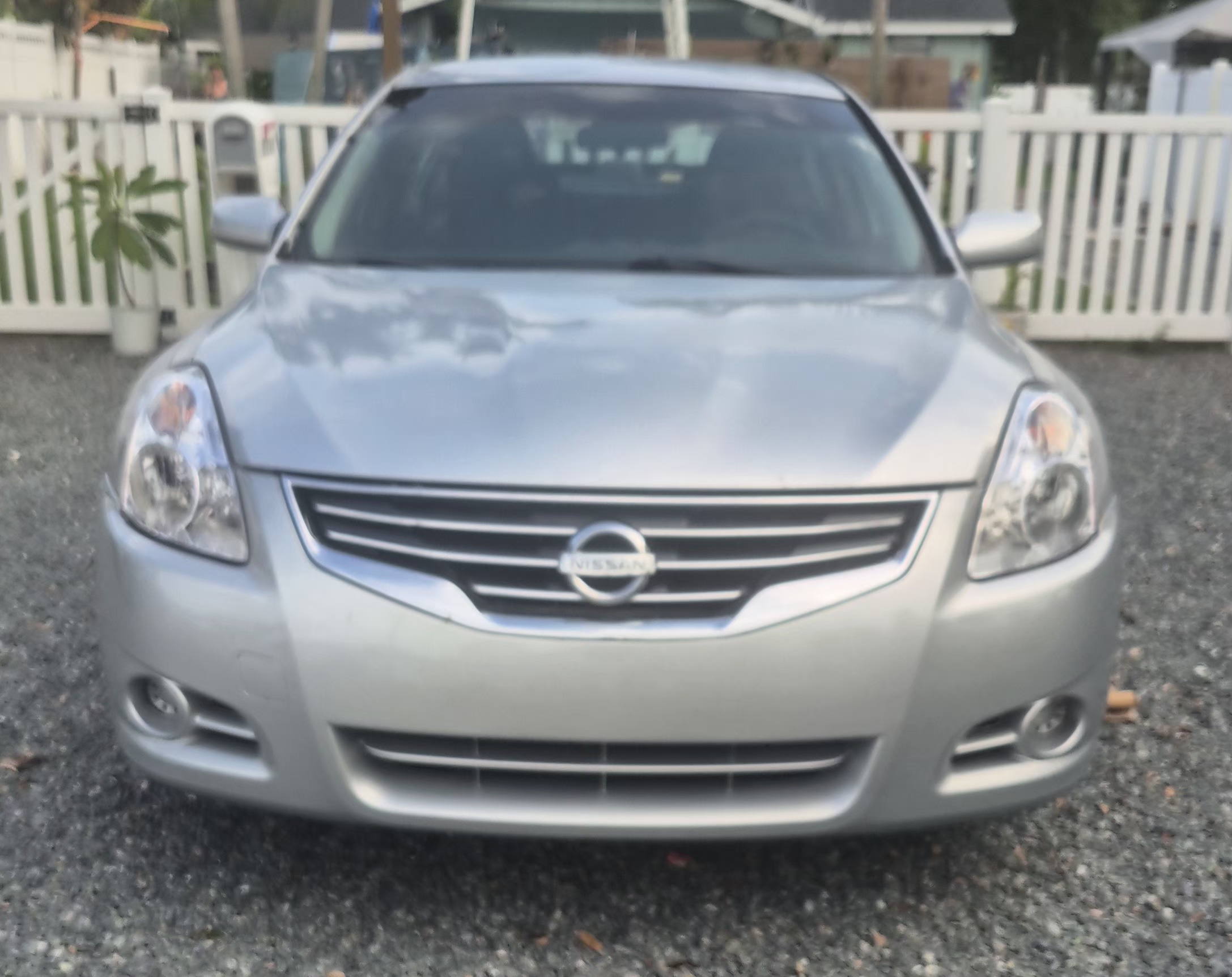 Used 2010 Nissan Altima 2.5 S FWD image 1