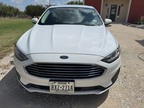 Used 2019 Ford Fusion SE FWD image 19