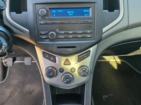 Used 2015 Chevrolet Sonic LS image 21