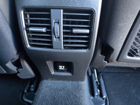 Used 2017 INFINITI QX30 Premium w/ Navigation Package image 27