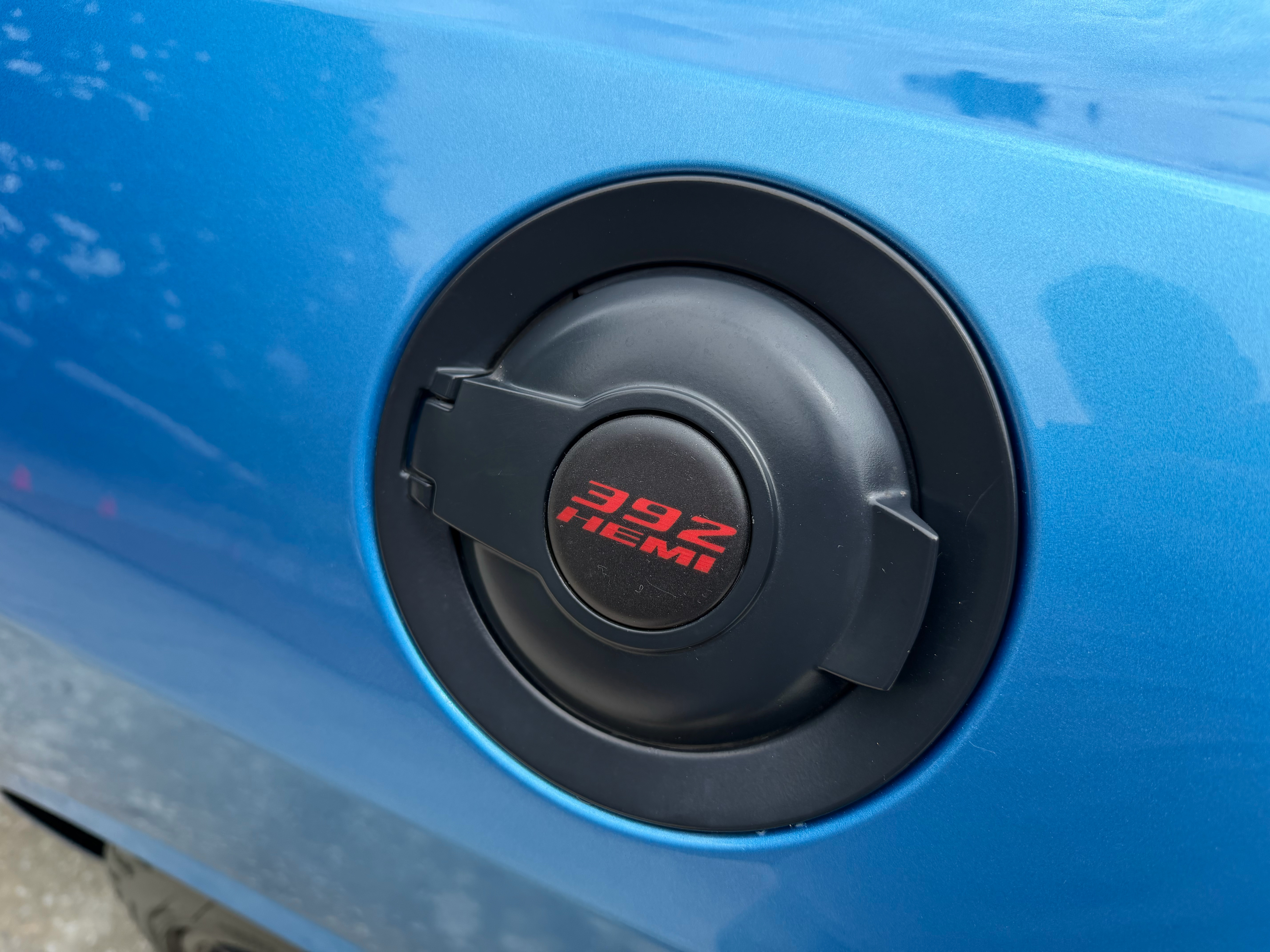 Used 2015 Dodge Challenger SRT RWD image 14