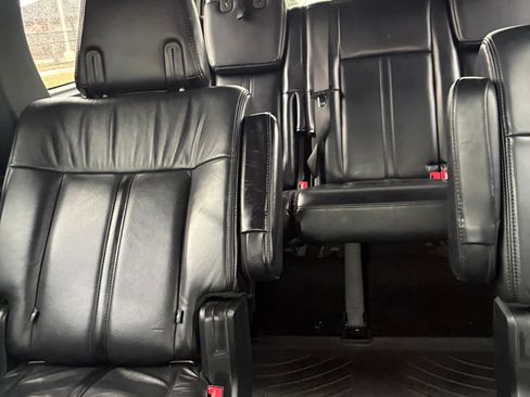 Used 2016 Lincoln Navigator Select image 10