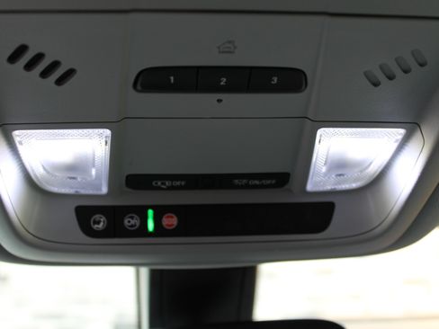 Used 2020 Chevrolet Blazer LT FWD image 14