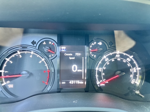 Used 2022 Toyota 4Runner SR5 Premium w/ 4Runner Black Package (TMS) AWD/4WD image 17