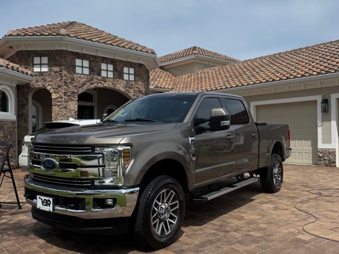 Used 2019 Ford F250 Lariat w/ Lariat Value Package AWD/4WD image 4