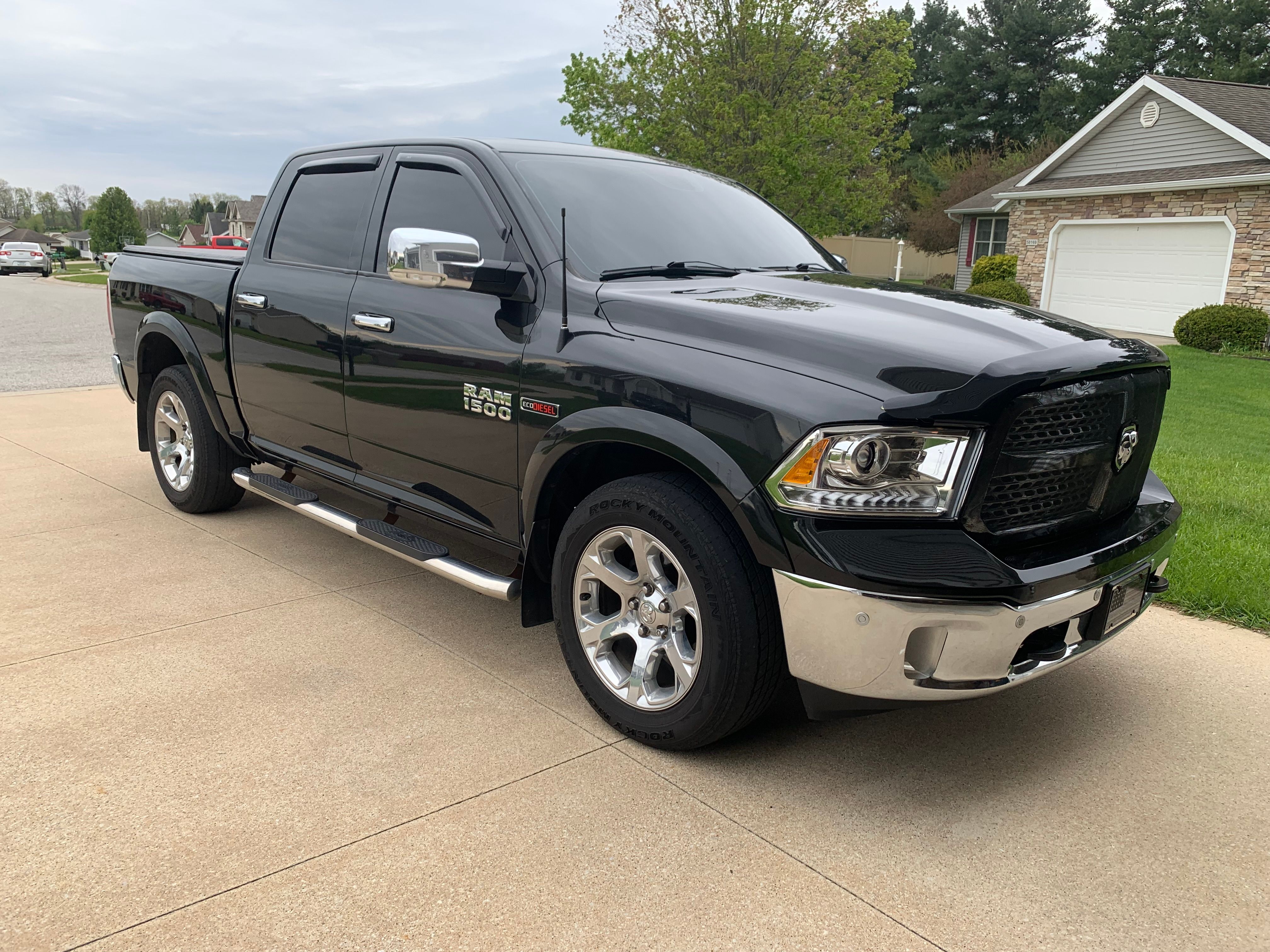 Used 2017 RAM 1500 Laramie w/ Convenience Group AWD/4WD image 1