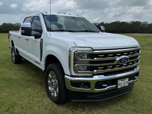 Used 2024 Ford F250 Lariat w/ Lariat Ultimate Package AWD/4WD image 1