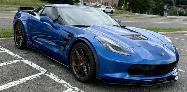 Used 2015 Chevrolet Corvette Z06 w/ 2LZ Preferred Equipment Group RWD image 18