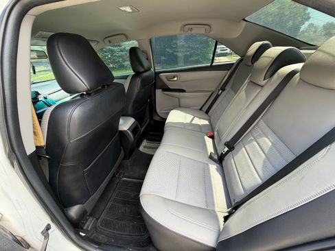 Used 2016 Toyota Camry SE FWD image 14