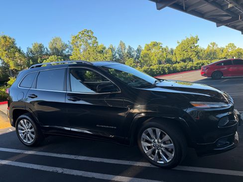 Used 2016 Jeep Cherokee Overland image 9
