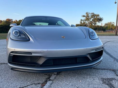 Used 2018 Porsche 718 Cayman GTS image 4