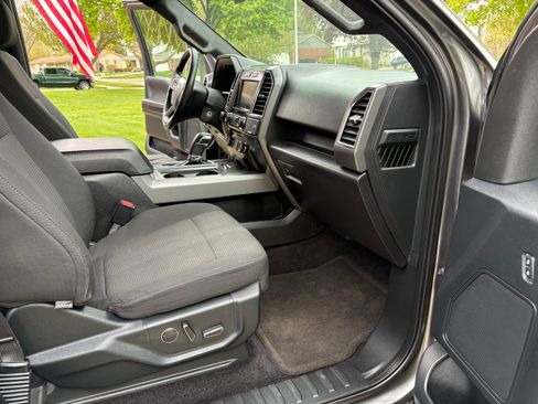 Used 2015 Ford F150 XLT w/ Equipment Group 302A Luxury AWD/4WD image 14
