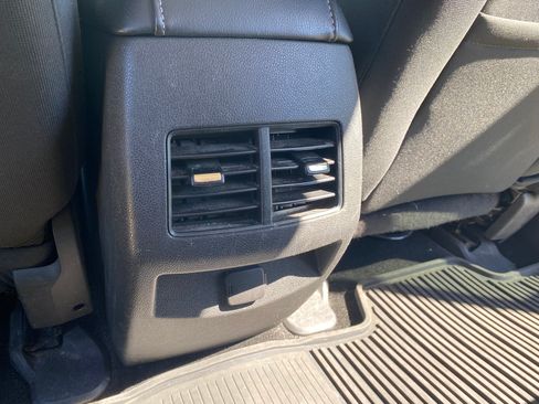 Used 2012 Ford Edge SE FWD image 22