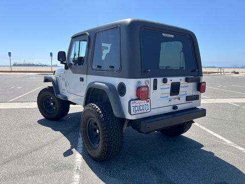 Used 2006 Jeep Wrangler X AWD/4WD image 29