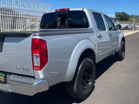 Used 2014 Nissan Frontier SV AWD/4WD image 2