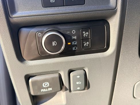 Used 2024 Ford Expedition Limited image 9