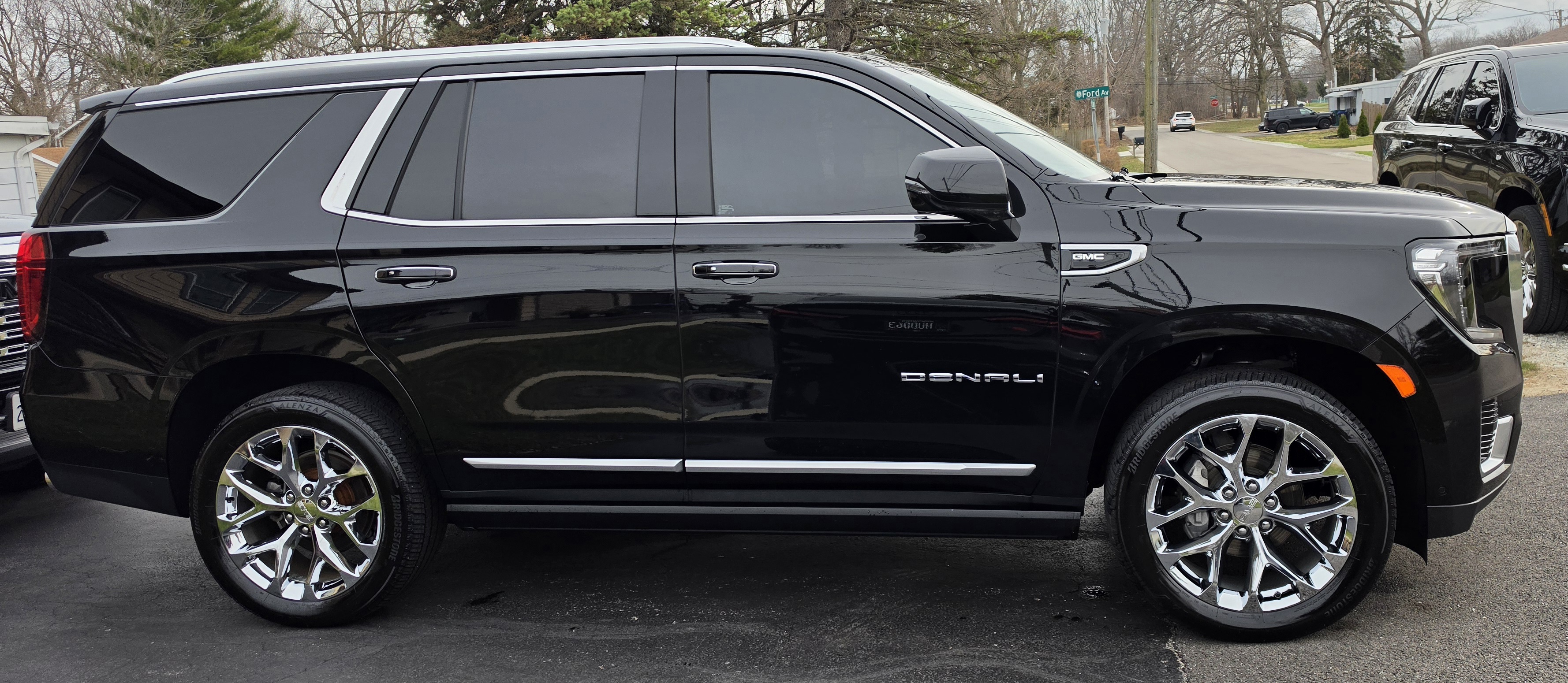 Used 2023 GMC Yukon Denali w/ Denali Reserve Package AWD/4WD image 4