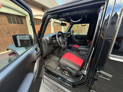 Used 2016 Jeep Wrangler Unlimited Sport w/ Quick Order Package 24S image 9