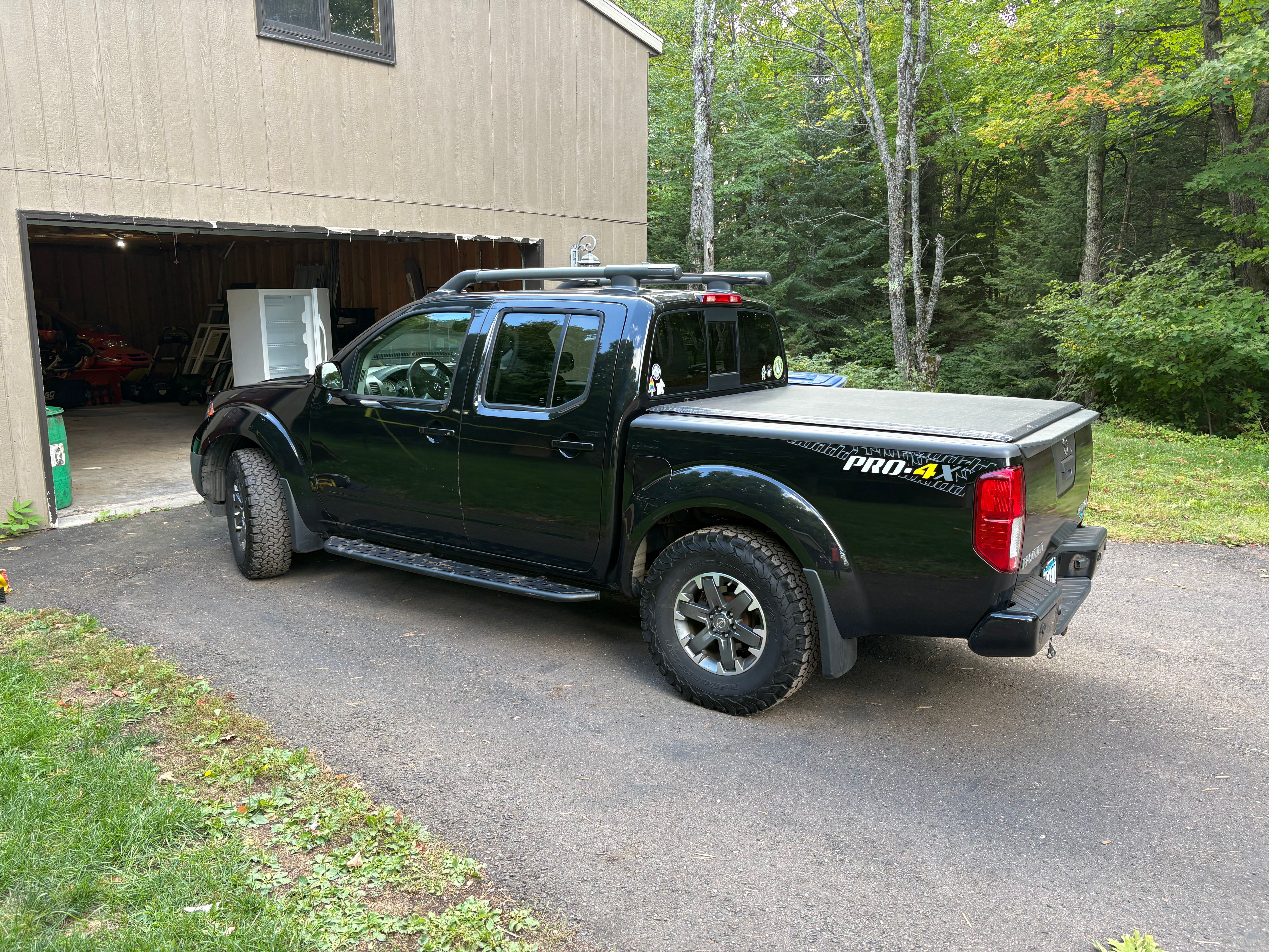 Used 2017 Nissan Frontier PRO-4X w/ Pro-4x Luxury Package AWD/4WD image 2