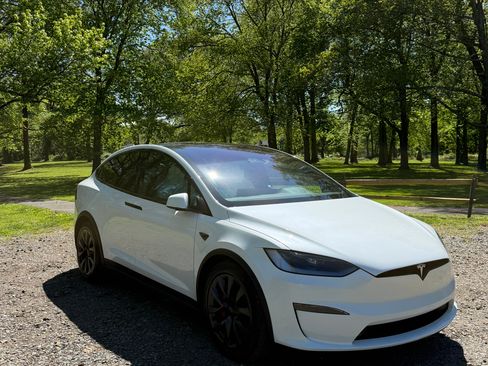 Used 2024 Tesla Model X Plaid AWD/4WD image 11