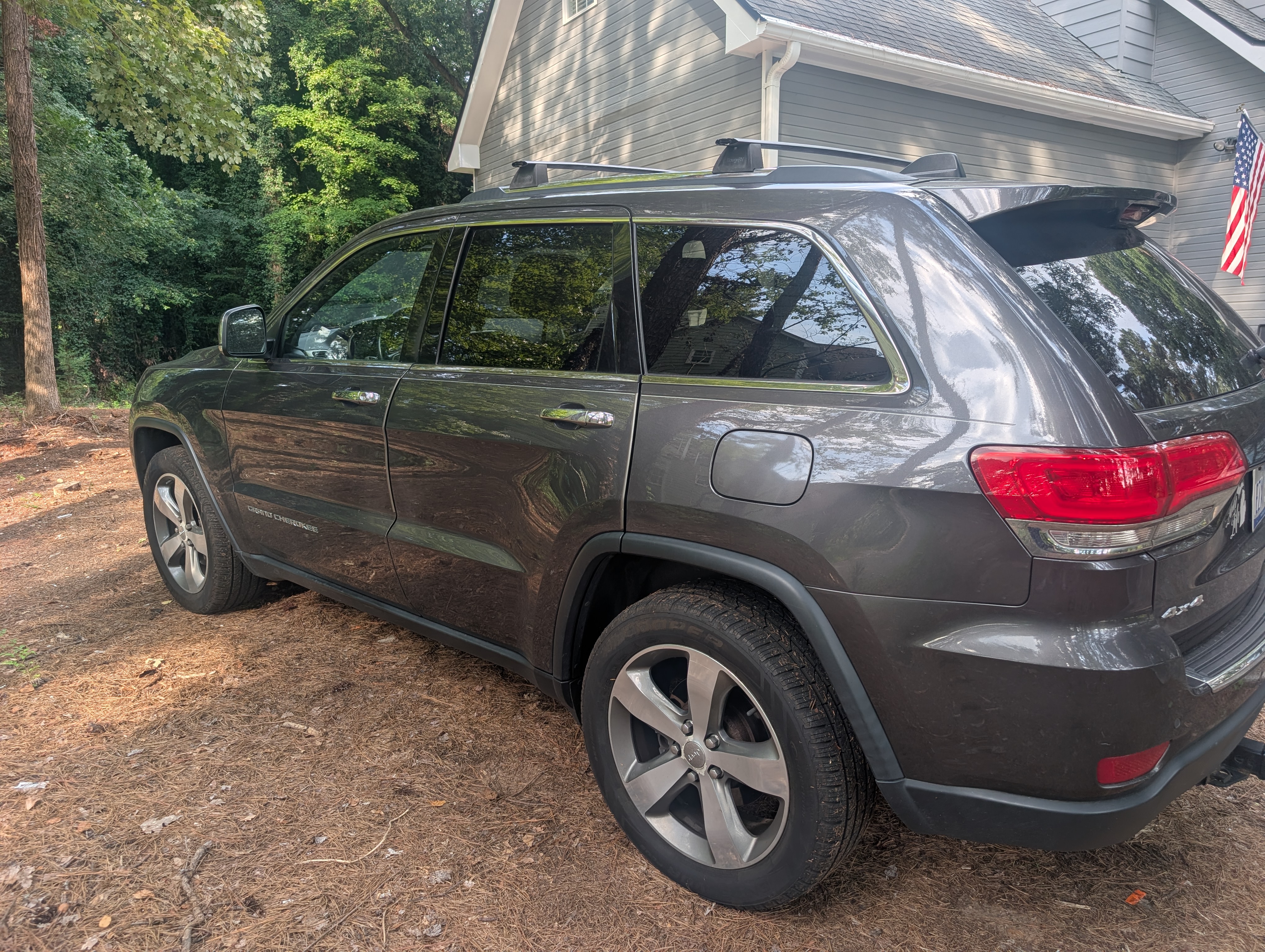 Used 2015 Jeep Grand Cherokee Limited AWD/4WD image 4