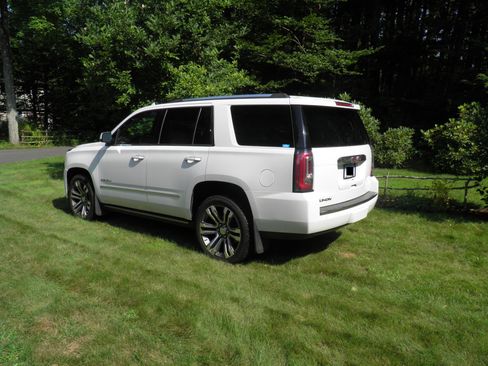 Used 2020 GMC Yukon Denali w/ Denali Ultimate Package image 9