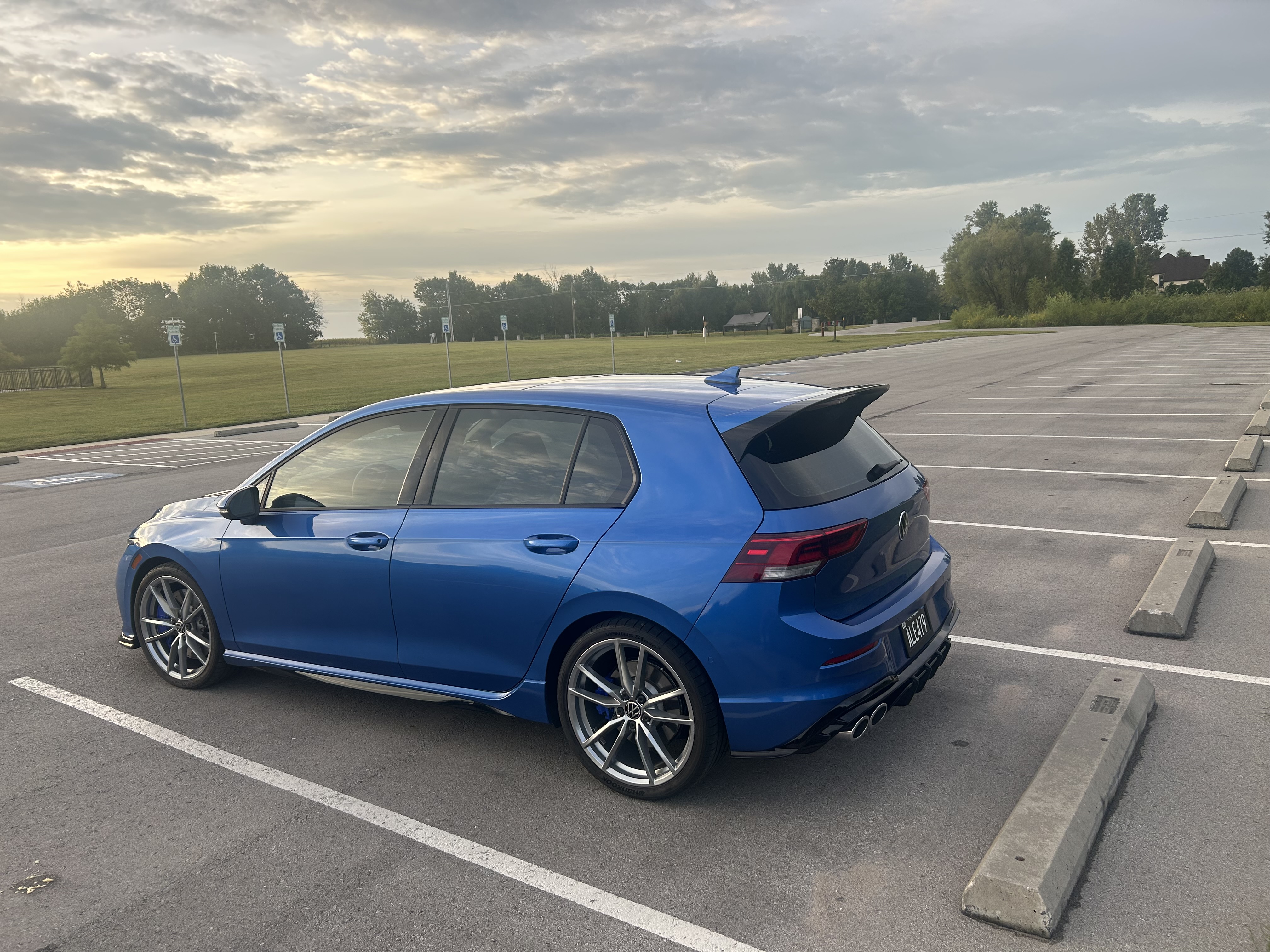 Used 2024 Volkswagen Golf R AWD/4WD image 8