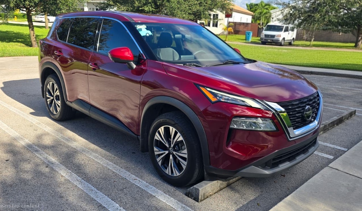 Used 2021 Nissan Rogue SV FWD image 1