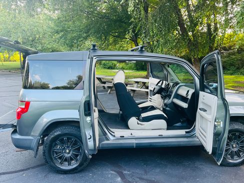 Used 2011 Honda Element EX image 31